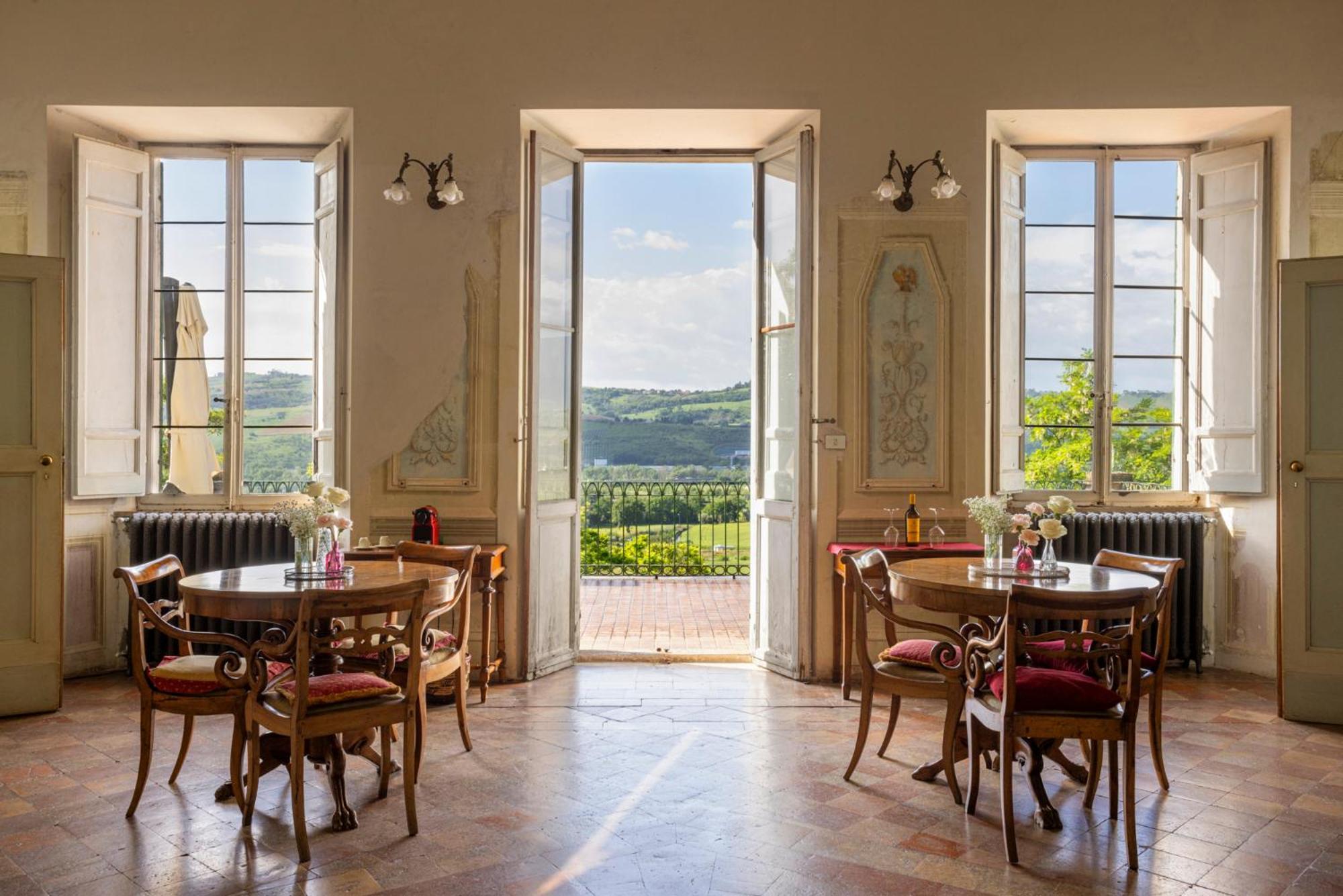 Colli del Tronto B&B In An 1800S Frescoed Villa With Panoramic Solarium And Historic Park - Villa Mastrangelo المظهر الخارجي الصورة